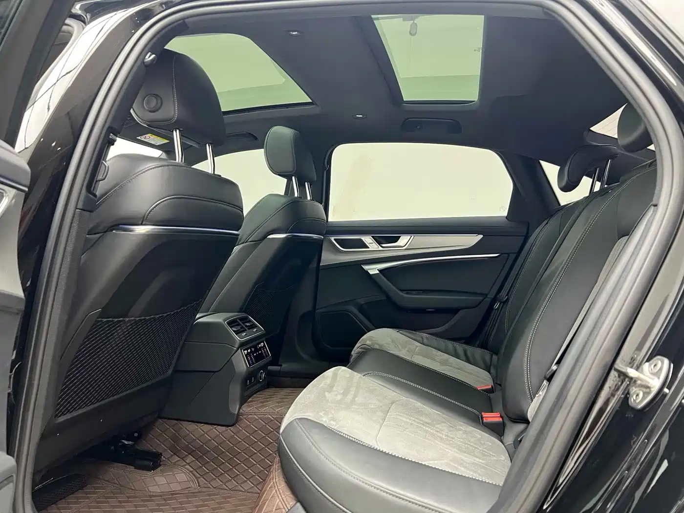 Audi A6L 2023 45 TFSI Premium Selection Dynamic фото 6