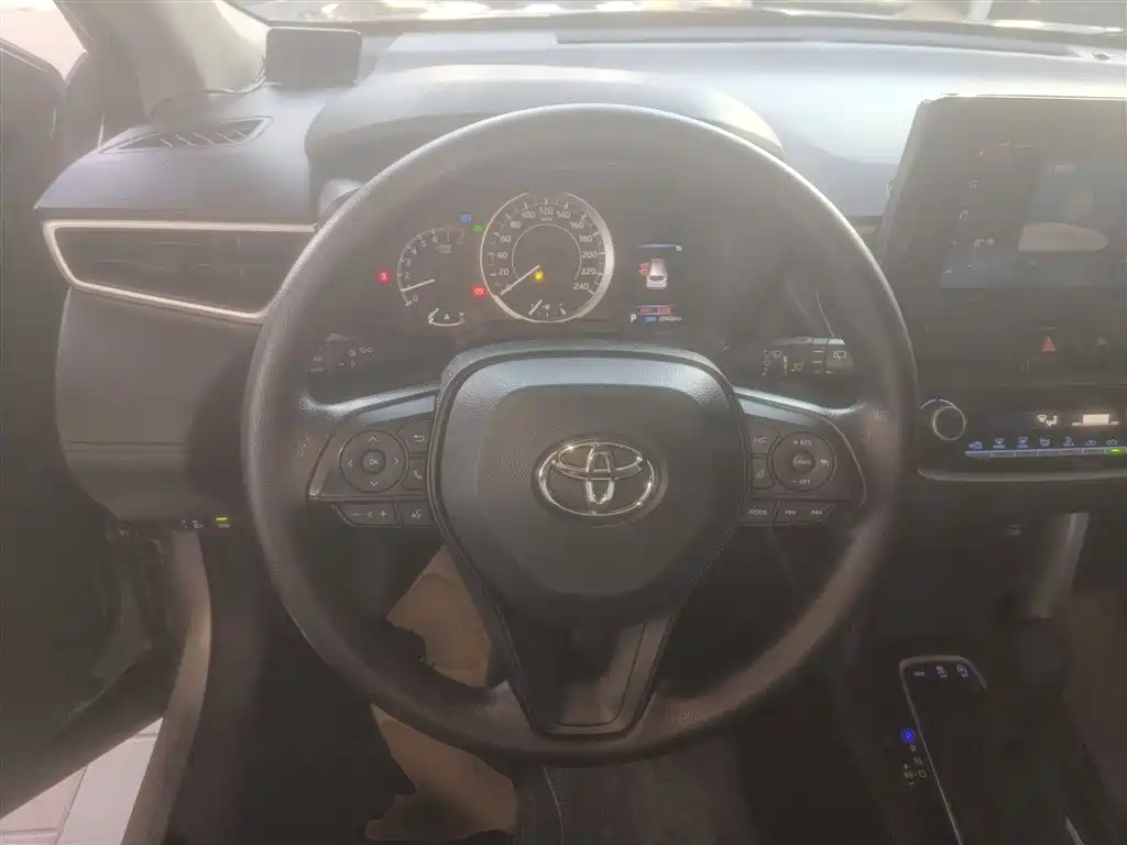 Toyota Corolla Cross 2022 2.0L Elite Edition фото 3