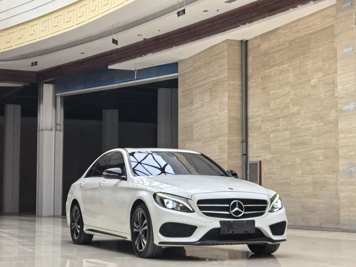 Mercedes-Benz C-Class 2017 Facelift C 200 Sport Edition фото 3