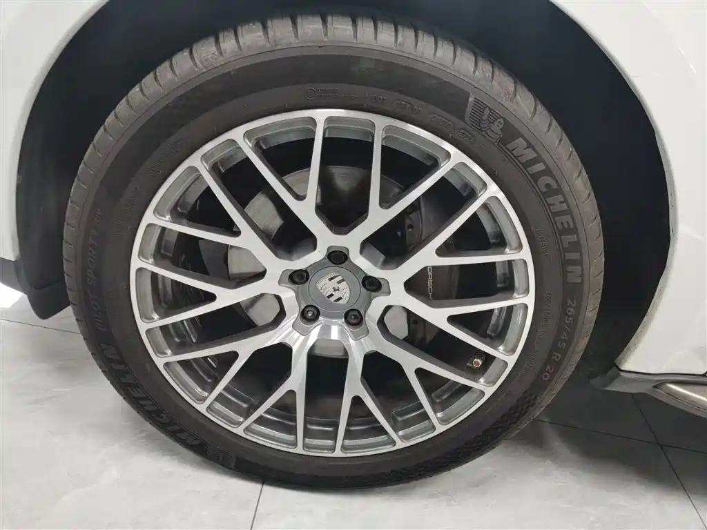 Porsche Macan 2017 Macan 2.0T фото 25