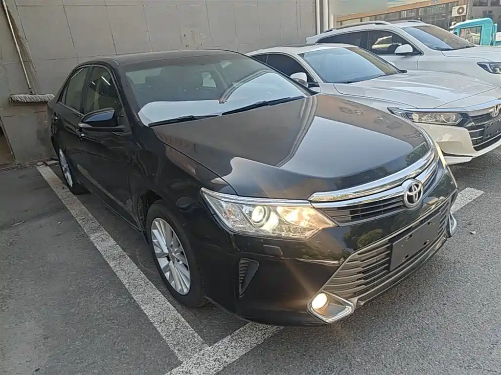 Toyota Camry 2015 2.5G Luxury Navigation Edition фото 4