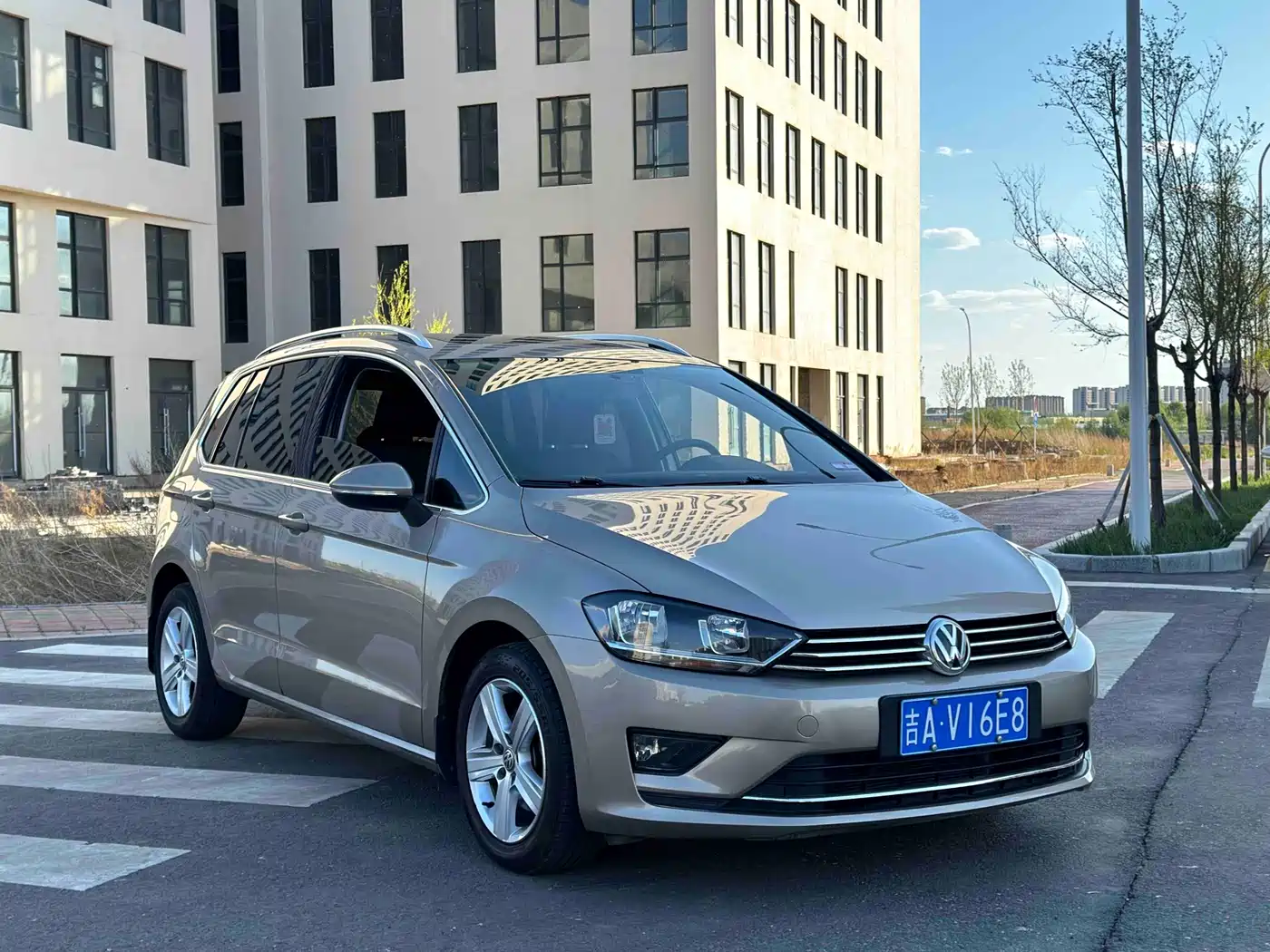 Volkswagen Golf Sportsvan 2016 1.6L Automatic Comfort фото 3