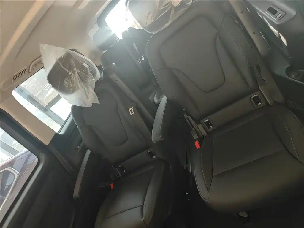 Mercedes-Benz Vito 2021 2.0T Elite 7-Seater фото 14