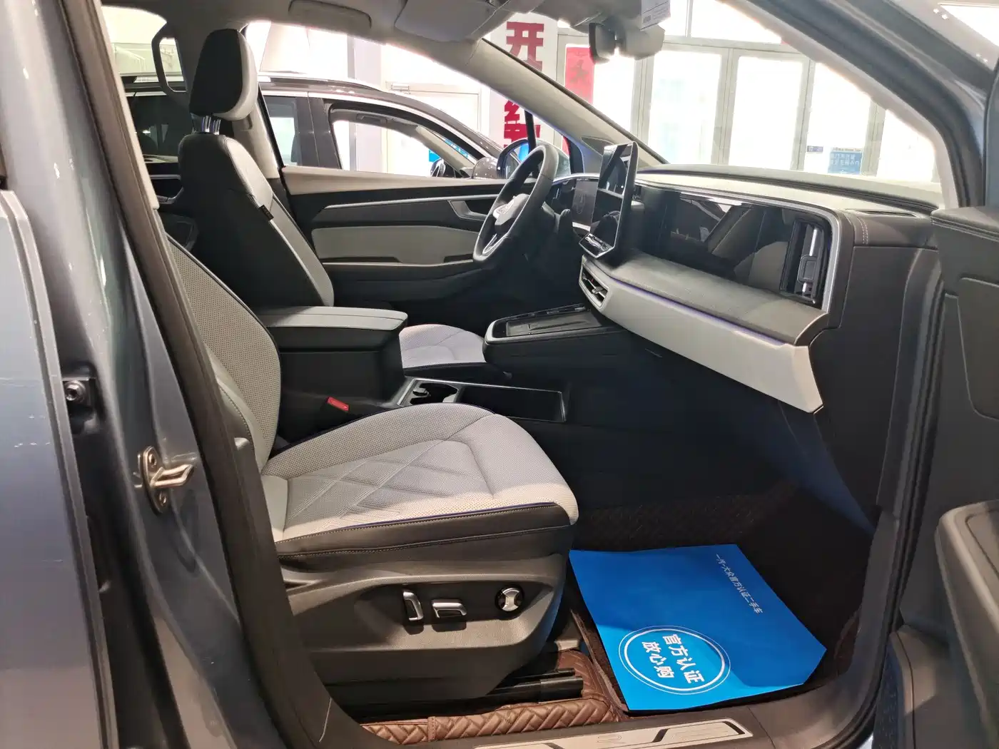 Volkswagen Talagon 2025 450TSI R-Line 6-Seater фото 8