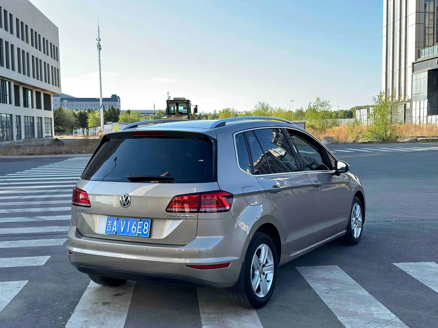 Volkswagen Golf Sportsvan 2016 1.6L Automatic Comfort фото 9