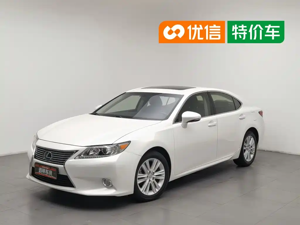Photo 1 - Lexus ES