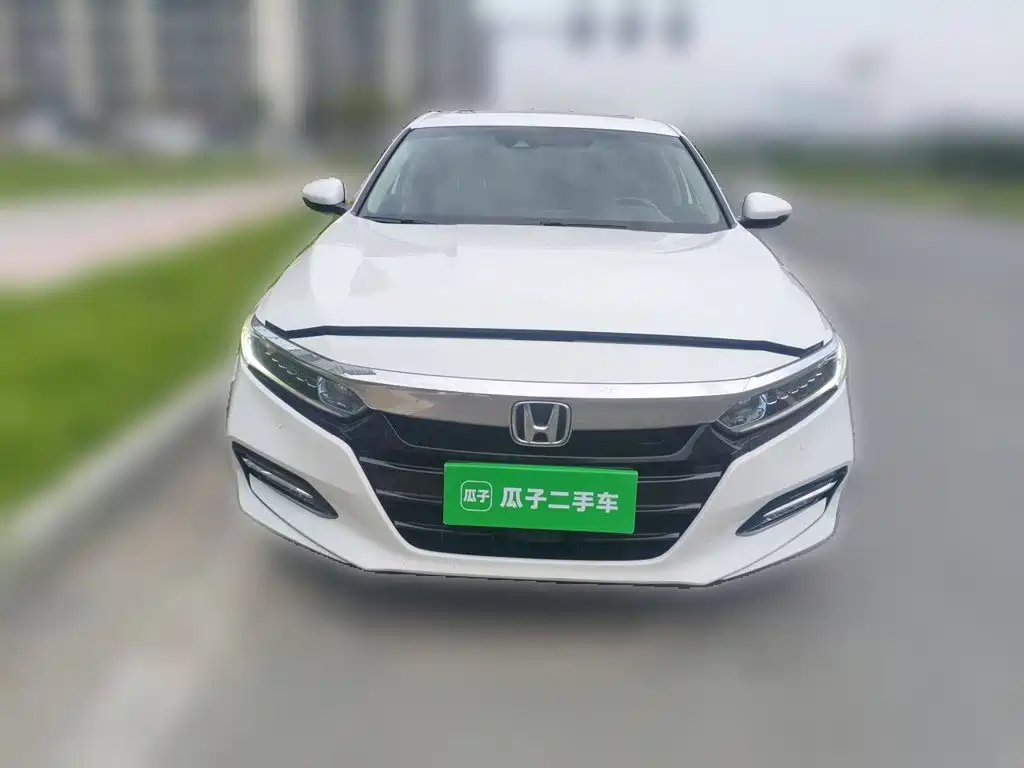 Фото 24 - Honda Accord