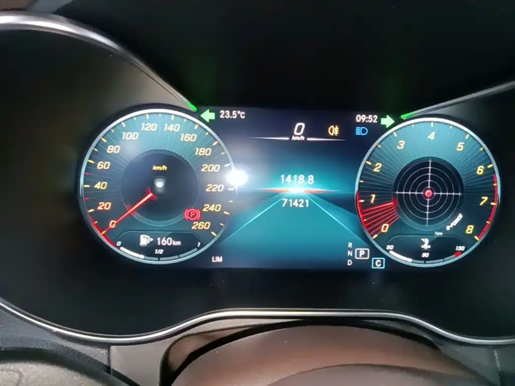 Mercedes-Benz GLC 2021 GLC 260 L 4MATIC Sporty фото 12