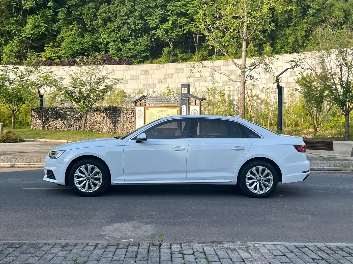 Audi A4L 2019 40 TFSI Progressive (China VI) фото 3