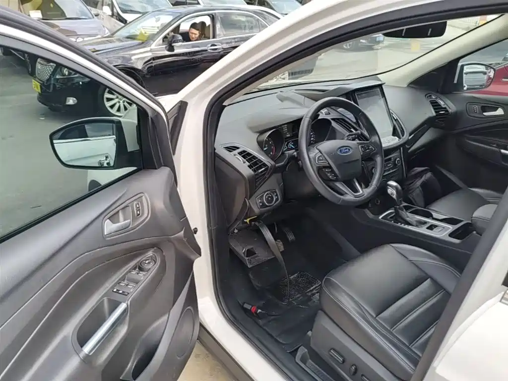 Ford Kuga 2019 2019 EcoBoost 180 FWD Luxury Edition China V