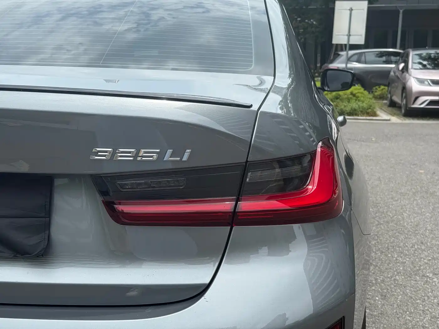 BMW 3 Series 2024 325Li M Sport Shadowline Package фото 28