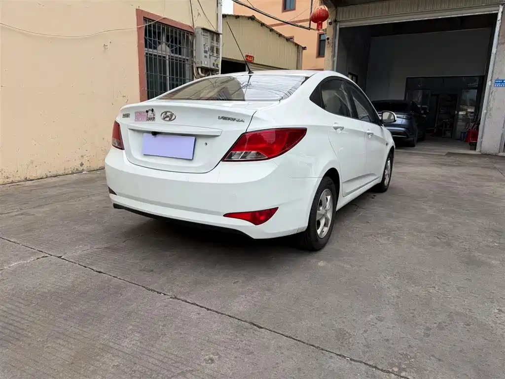 Hyundai Verna 2014 1.4L Automatic Smart GLS фото 7