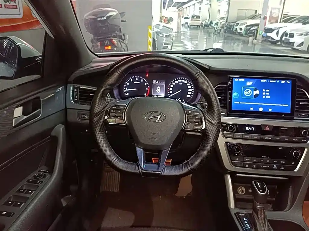 Hyundai Sonata 2015 1.6T GLS Smart фото 11