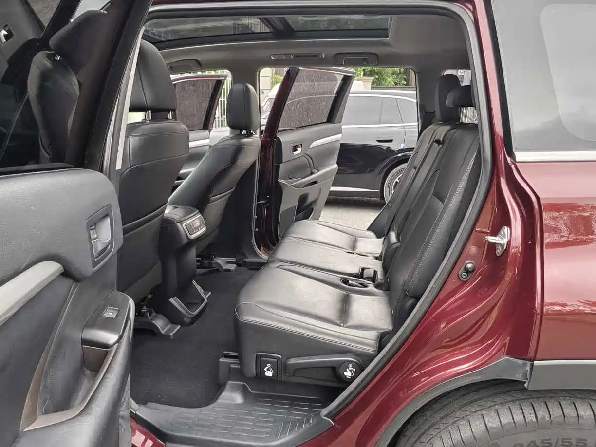 Фото 7 - Toyota Highlander