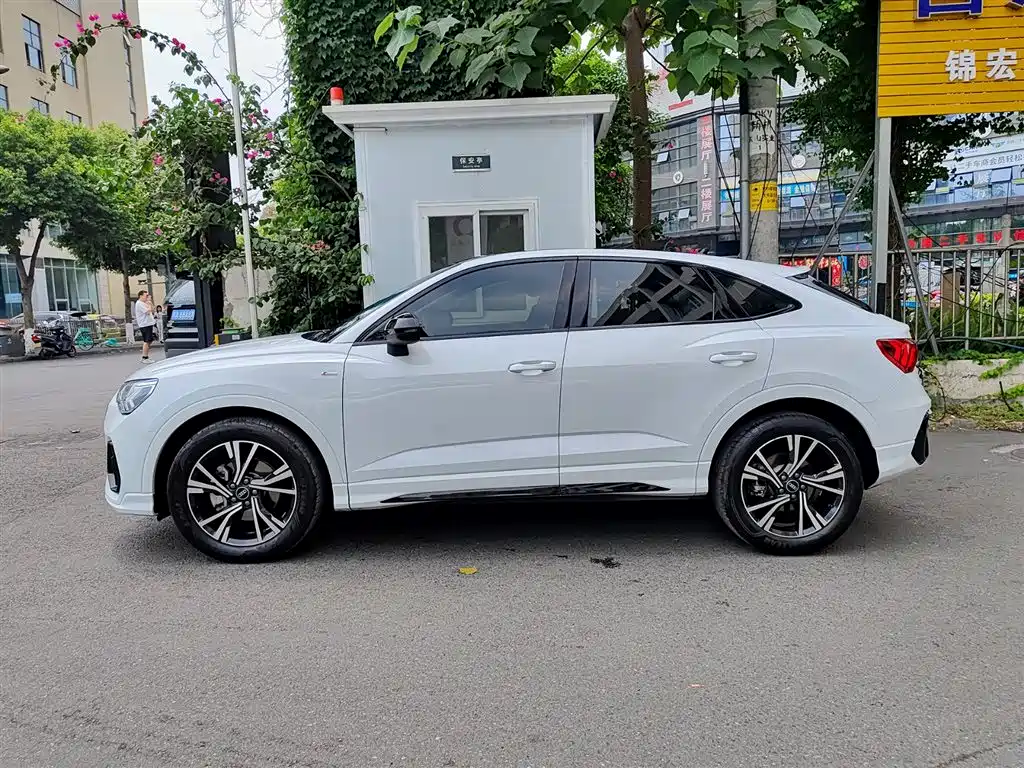 Audi Q3 Sportback 2022 40 TFSI Fashion фото 3