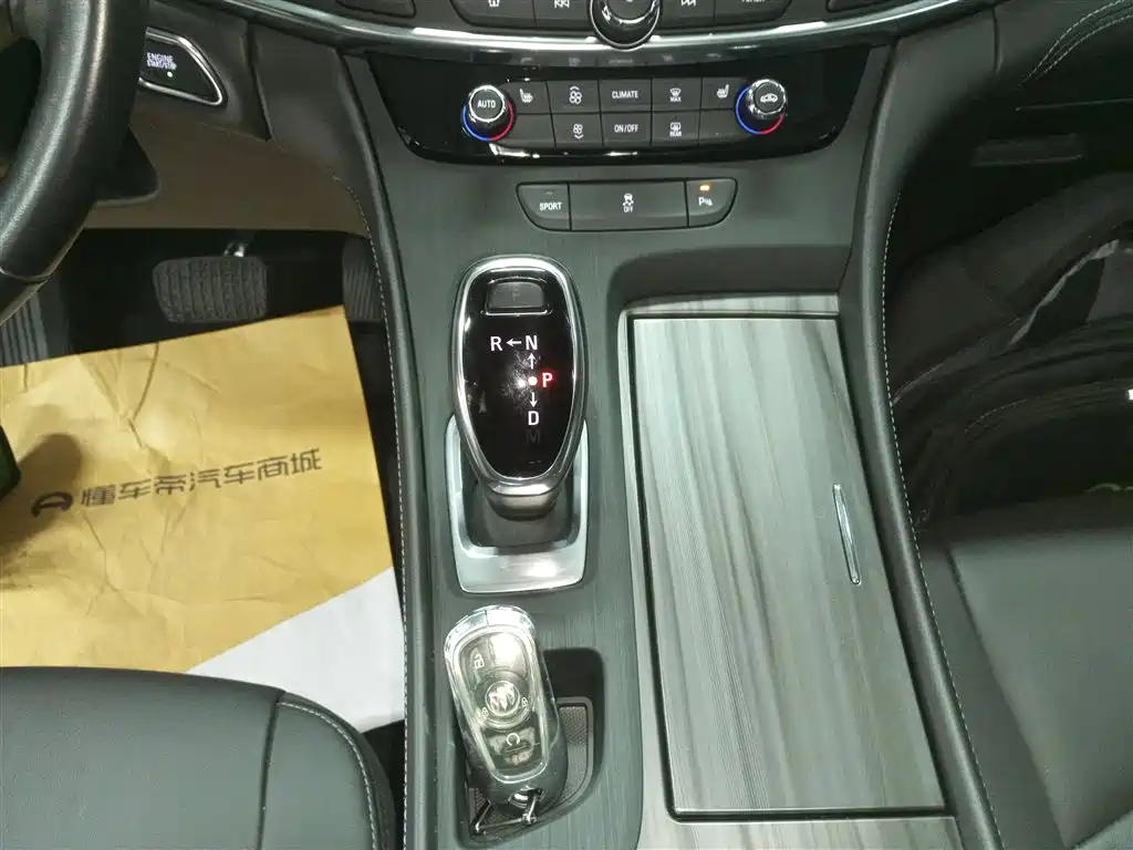 Buick LaCrosse 2022 652T Luxury фото 10