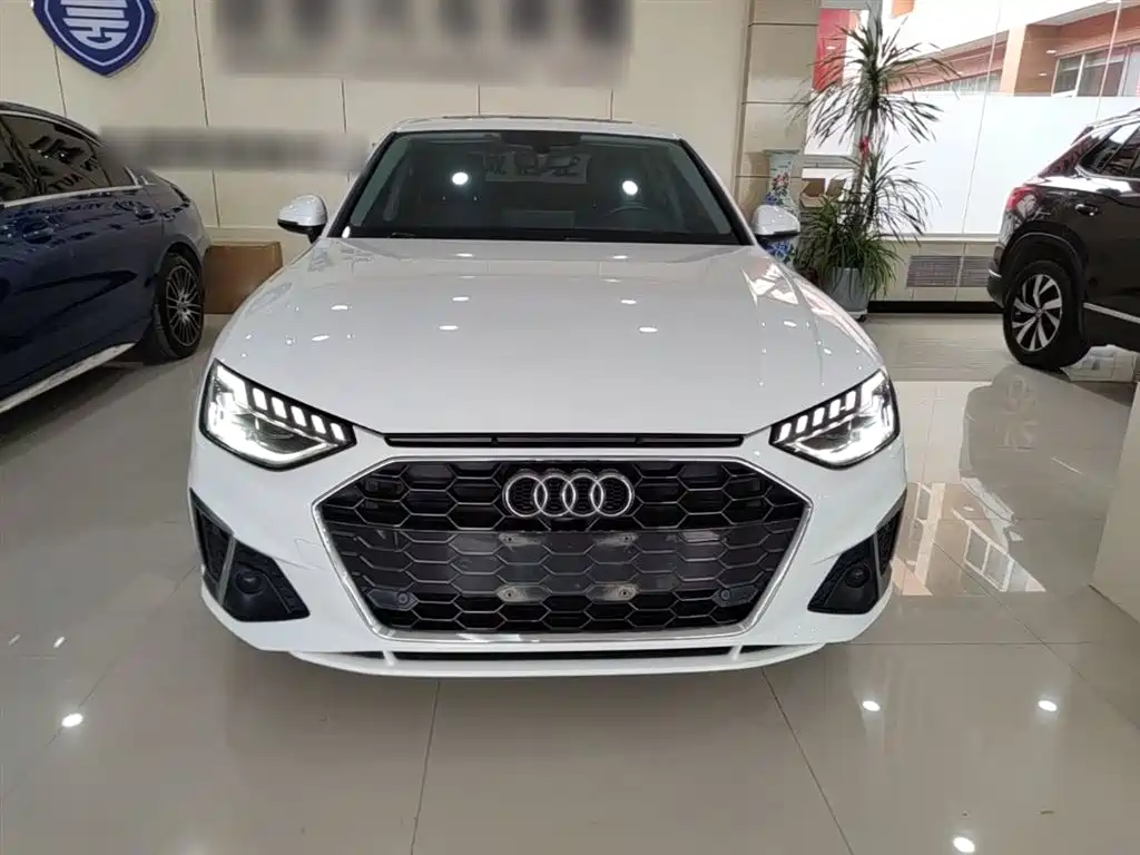 Audi A4L 2020 40 TFSI Fashion Dynamic Edition фото 3