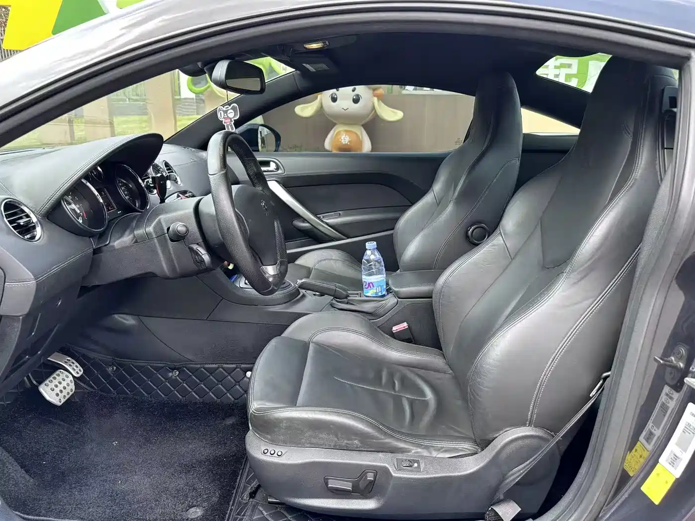 Peugeot RCZ 2013 2014 1.6T Luxury (Dark Style)