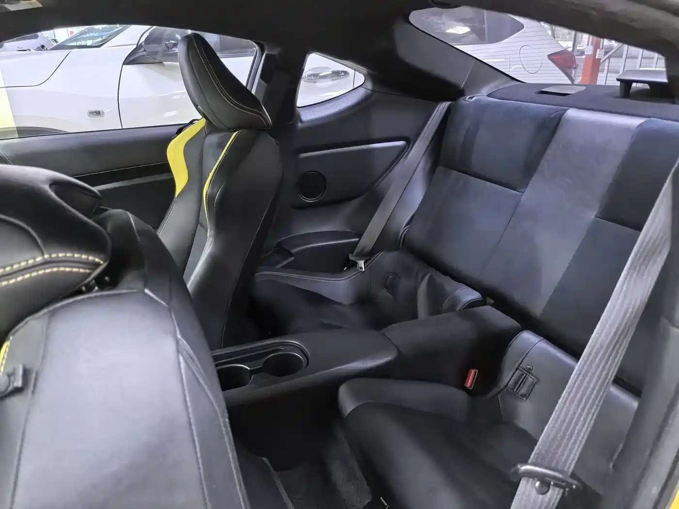 Subaru BRZ 2017 2.0i Automatic type-RS Yellow Special Edition фото 11