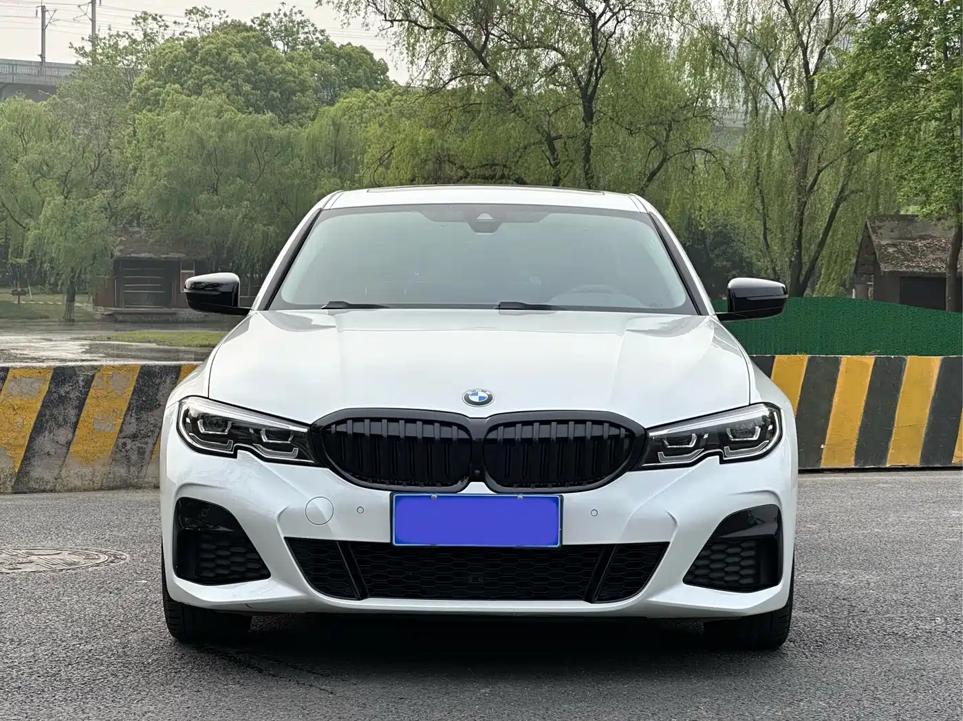 BMW 3 Series 2021 325i M Sport Night Edition фото 2