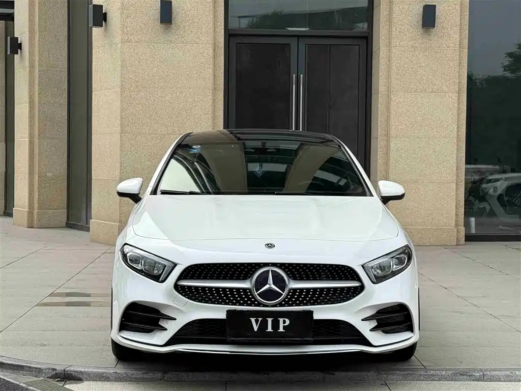 Mercedes-Benz A-Class 2020 A 200 L Sport Sedan фото 2