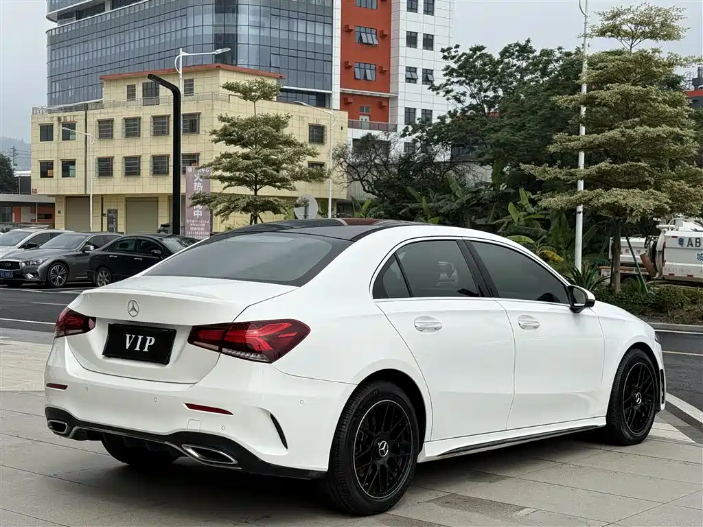Mercedes-Benz A-Class 2020 A 200 L Sport Sedan фото 6
