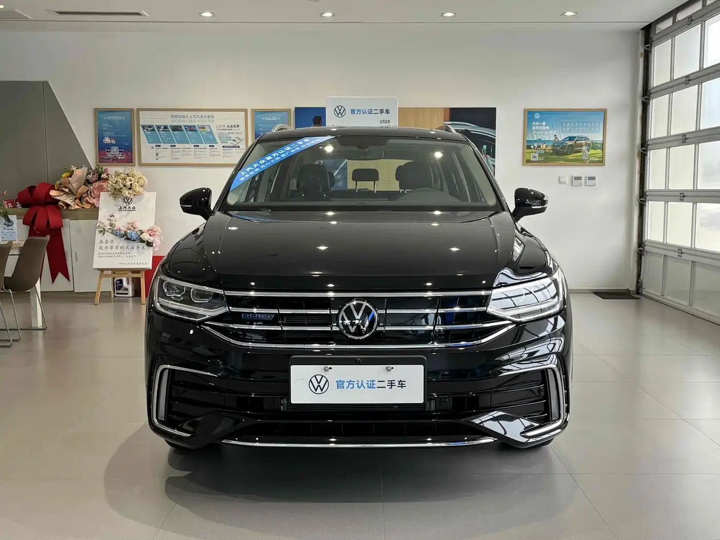 Volkswagen Tiguan L PHEV 2023 430PHEV Plug-in Hybrid Premium фото 2