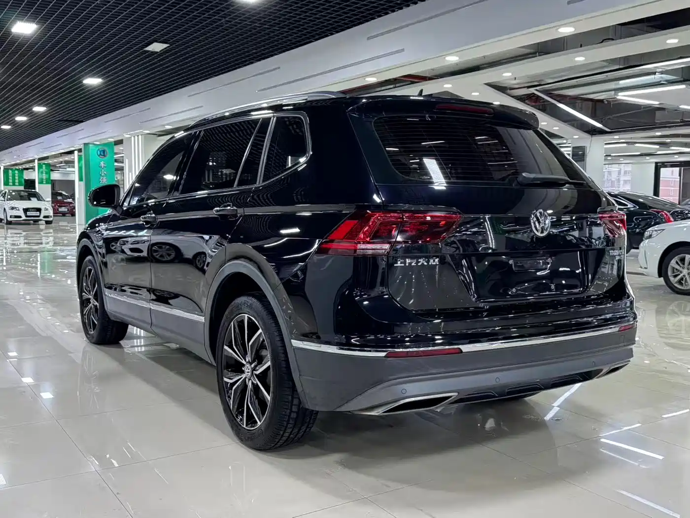 Volkswagen Tiguan L 2019 380TSI Auto 4WD Smart Luxury Edition China VI фото 4