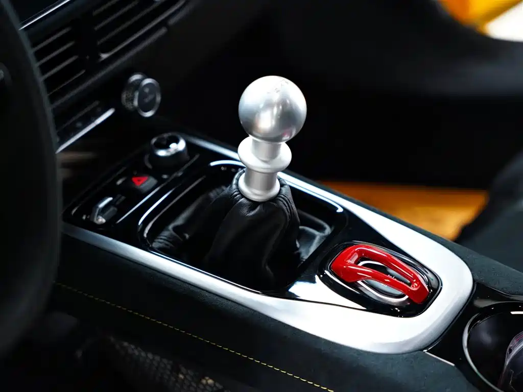 Lotus Cars EMIRA 2022 3.5T V6 Manual First Edition фото 35
