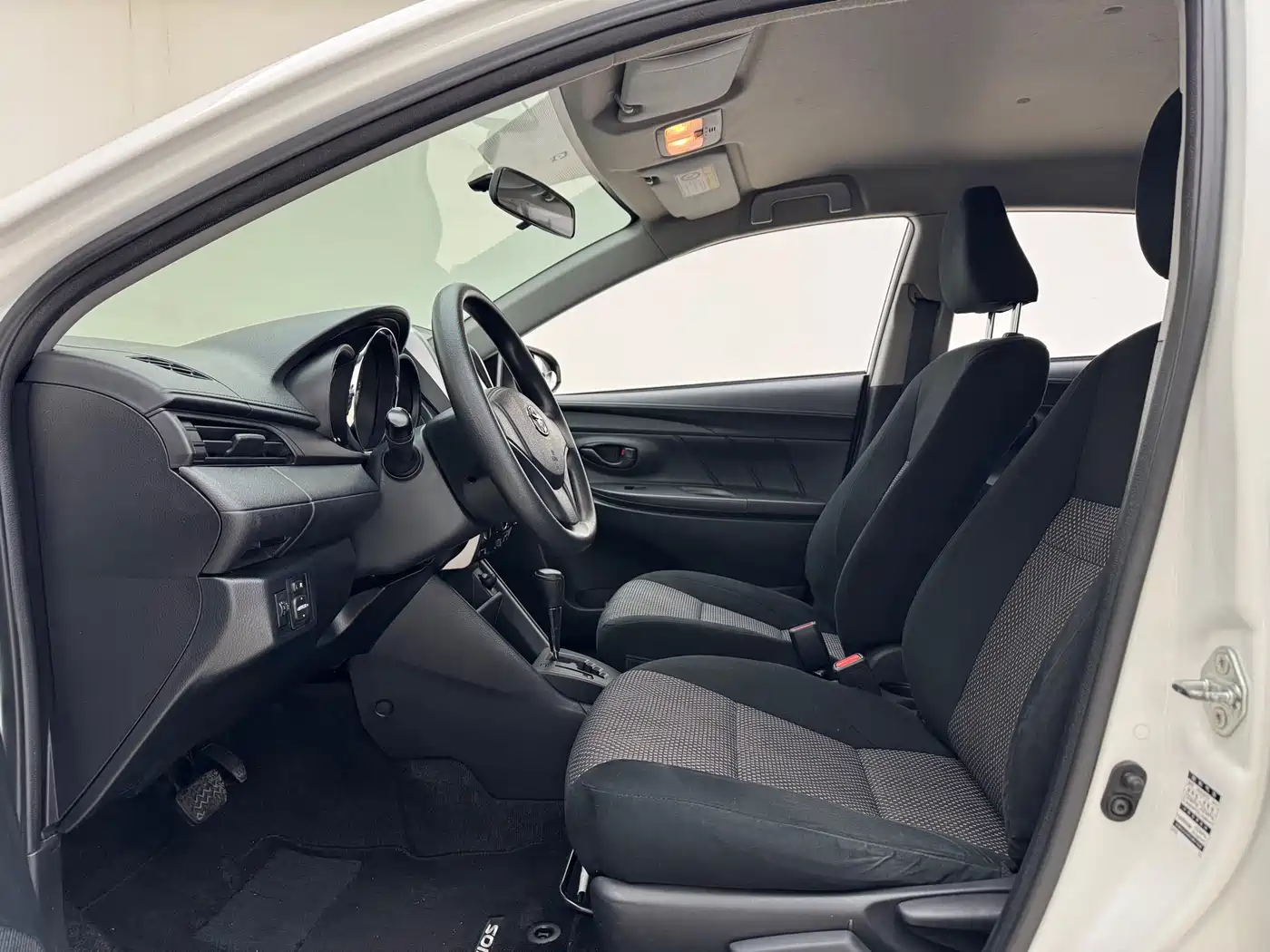 Toyota Vios 2017 1.5L CVT Pioneer фото 14