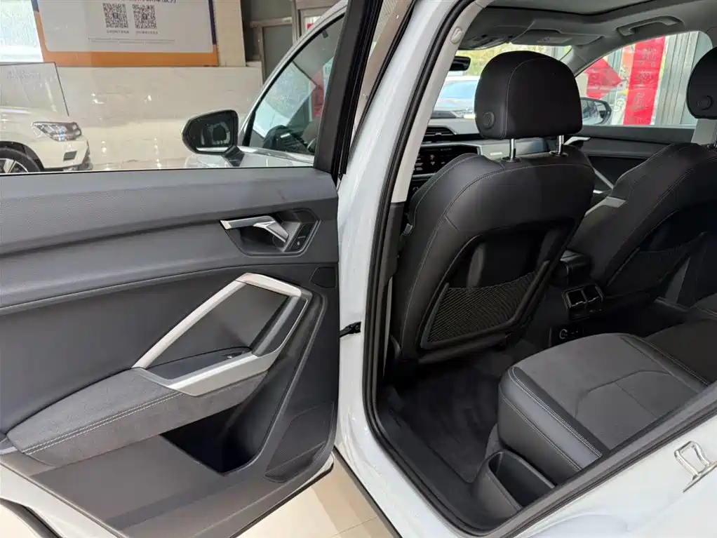 Audi Q3 2023 35 TFSI Fashion Dynamic (1.4T) фото 17
