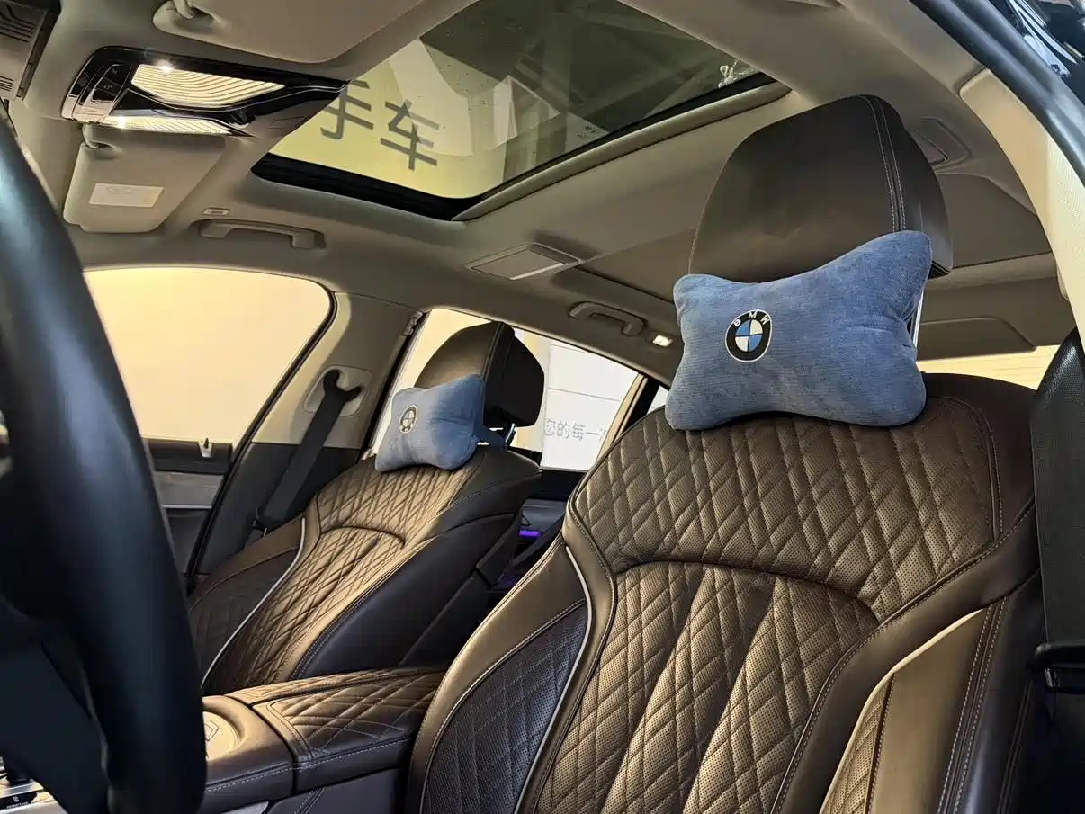 BMW 7 Series 2021 Model 740Li Leading Luxury Package фото 17