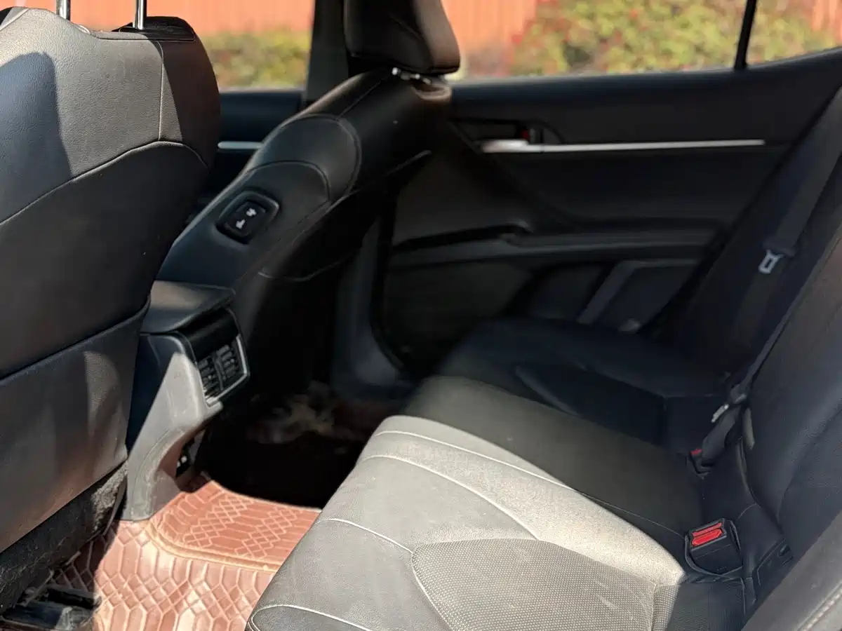Toyota Camry 2021 2.5G Luxury Edition фото 18