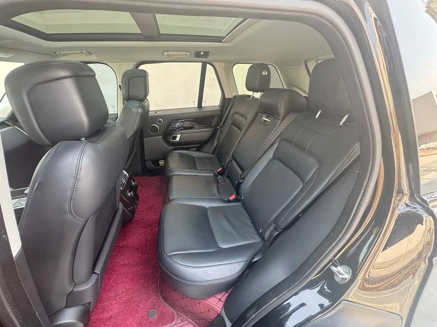 Land Rover Range Rover 2022 3.0 L6 360PS Heritage Edition фото 12
