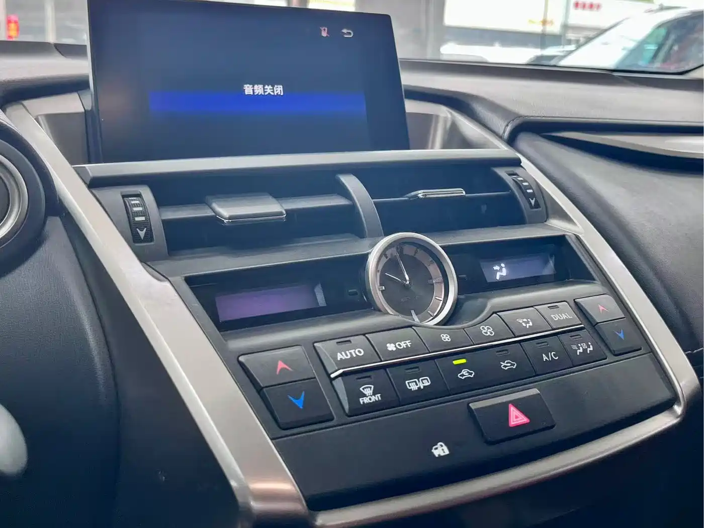 Lexus NX 2017 200 Midnight Special Limited Edition фото 12