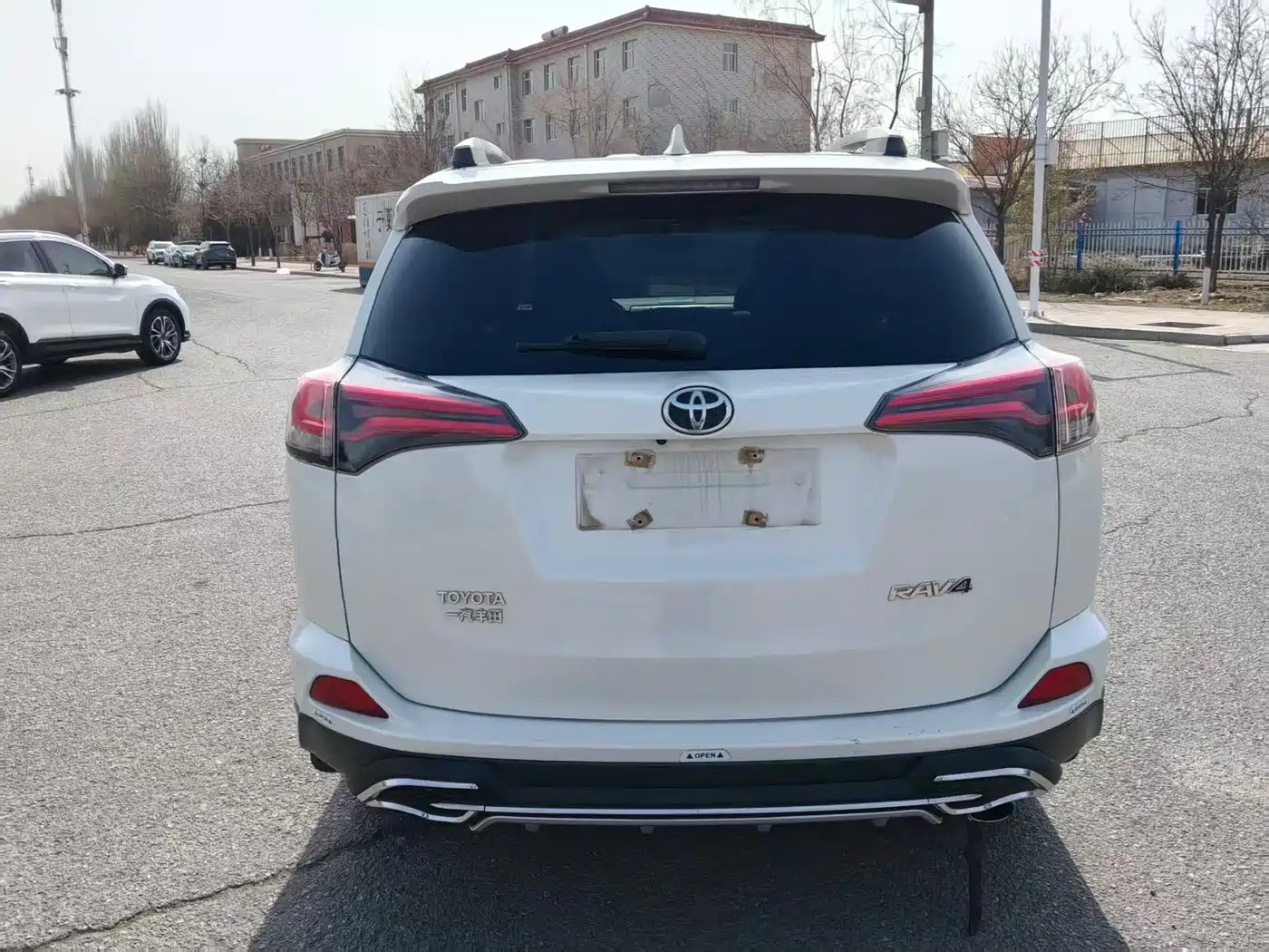 Toyota RAV4 Rongfang 2016 2.0L CVT 2WD Trend (China V) фото 8