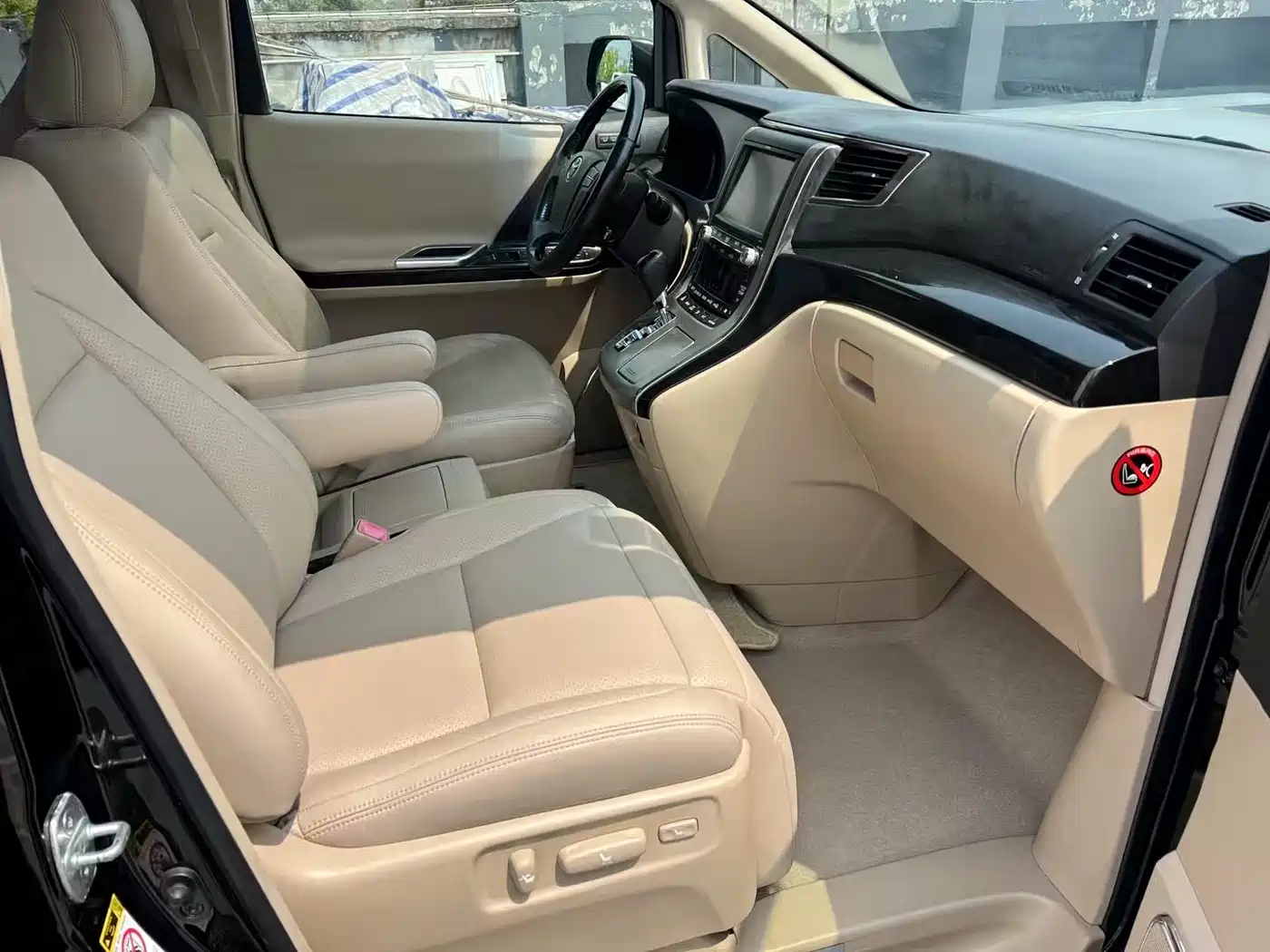 Toyota Alphard 2012 3.5L Luxury Edition фото 12