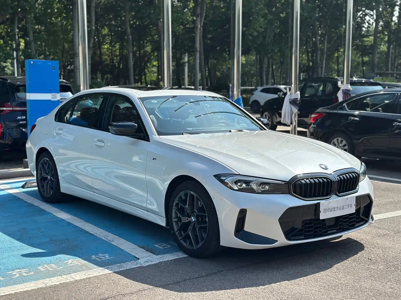 BMW 3 Series 2025 330Li M Sport Night Edition фото 3