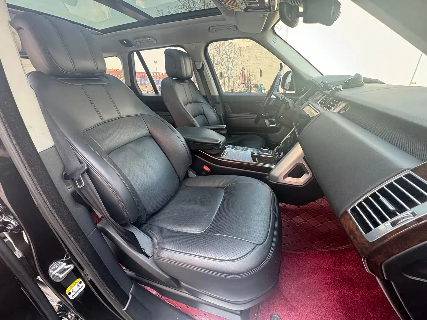 Land Rover Range Rover 2022 3.0 L6 360PS Heritage Edition фото 14