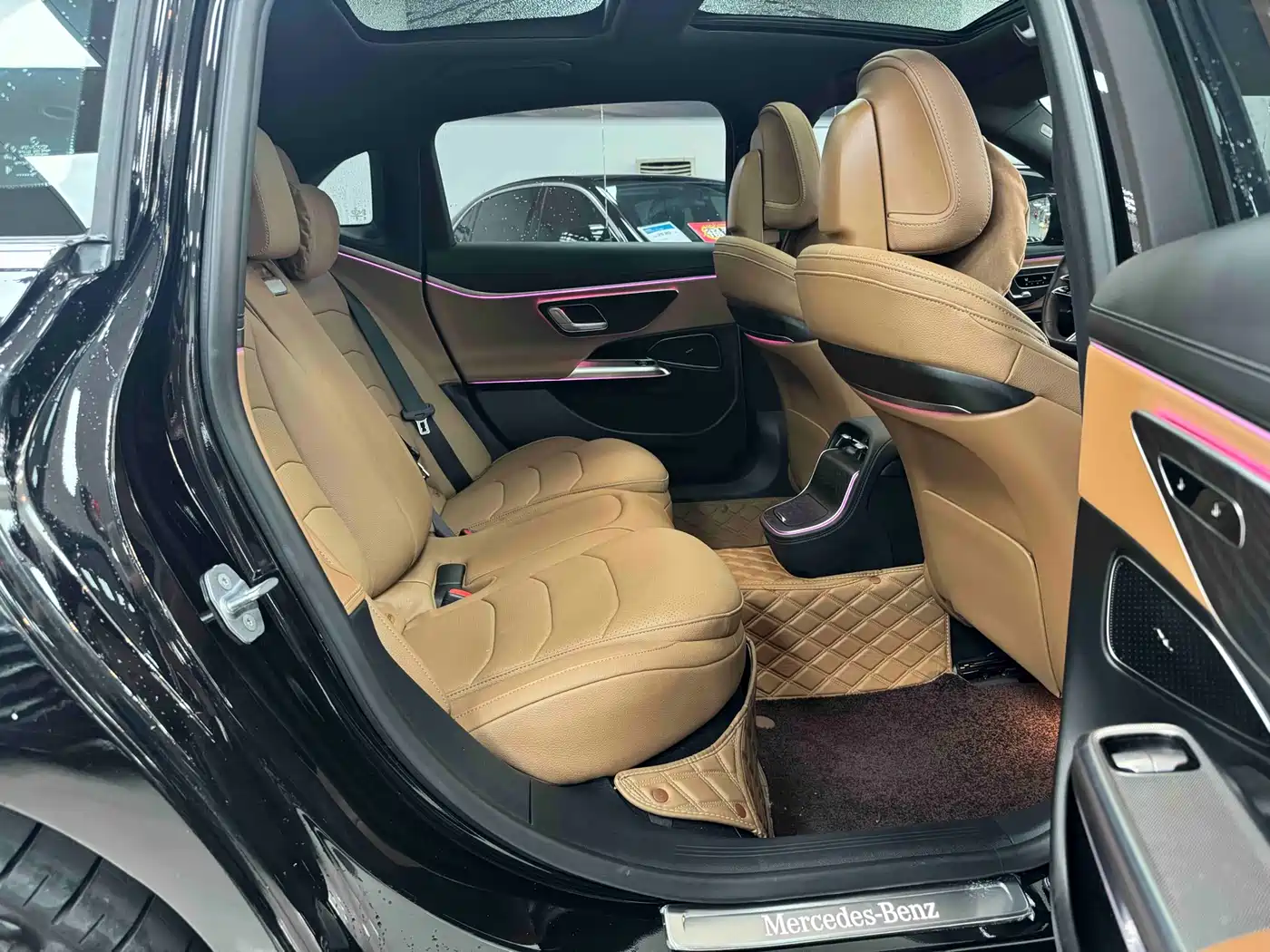 Mercedes-Benz E-Class 2024 E 300 L Fashion фото 16