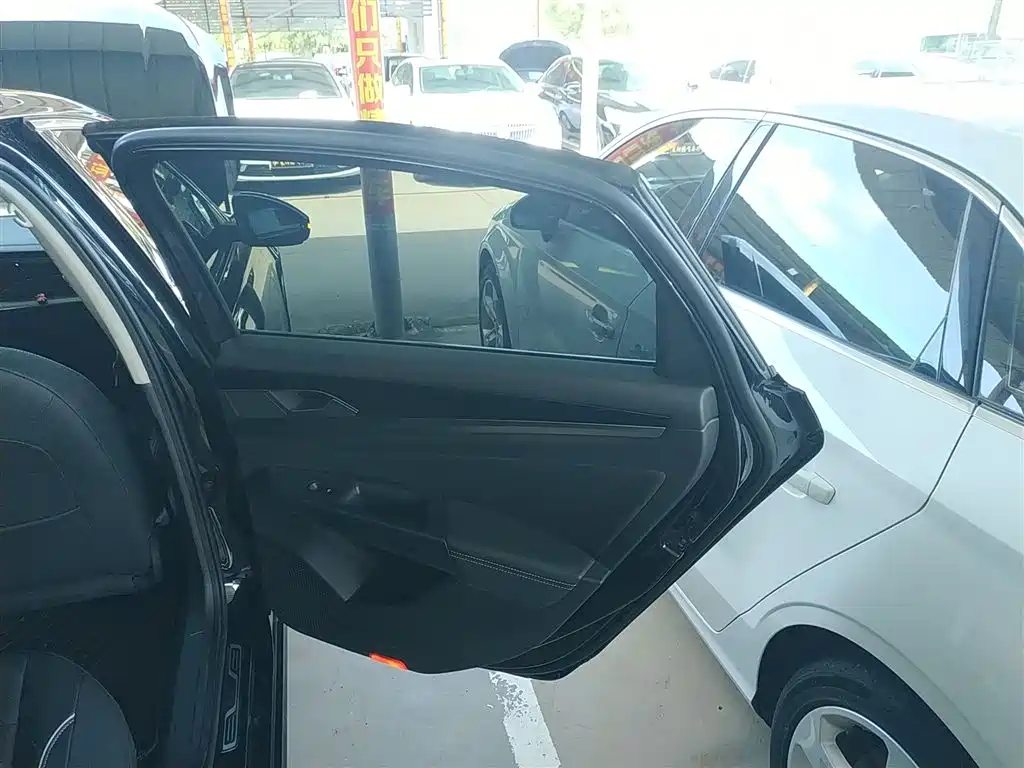 Volkswagen Passat 2023 Facelift 330TSI Elite Edition фото 16