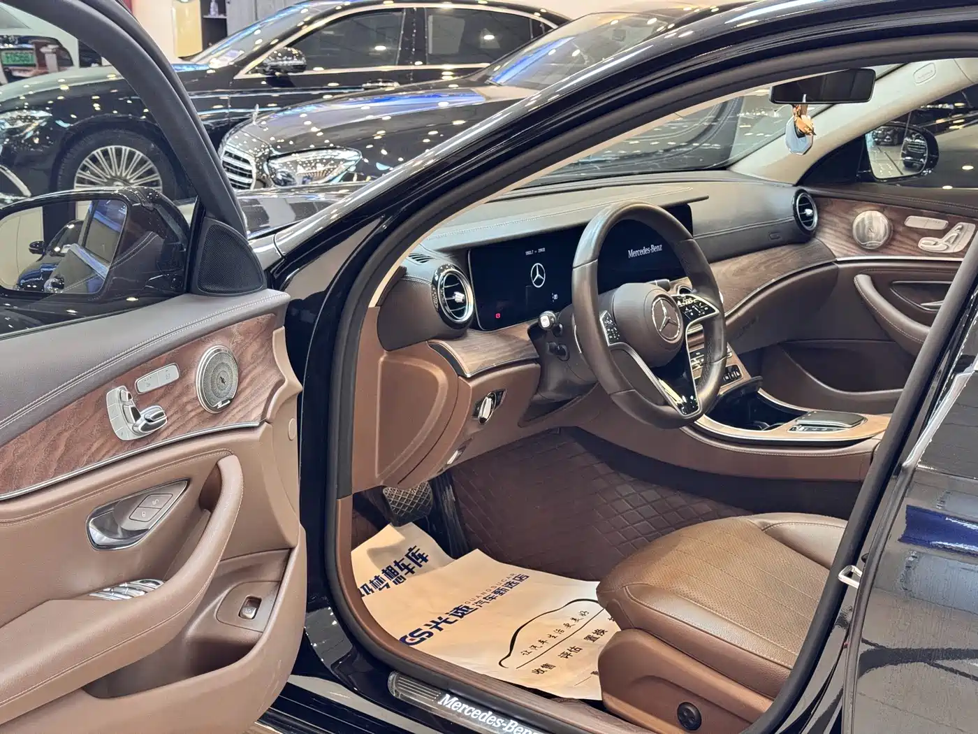 Mercedes-Benz E-Class 2023 E 300 L Fashion фото 7