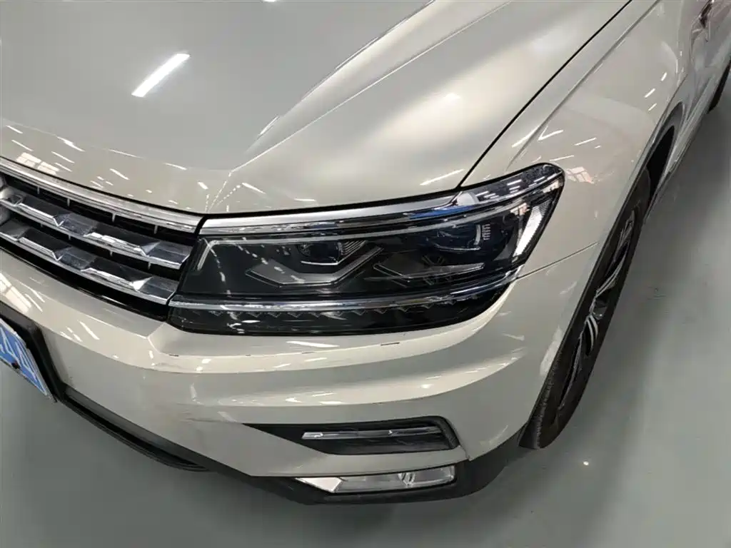 Volkswagen Tiguan L 2017 380TSI Automatic 4WD Luxury Edition фото 24