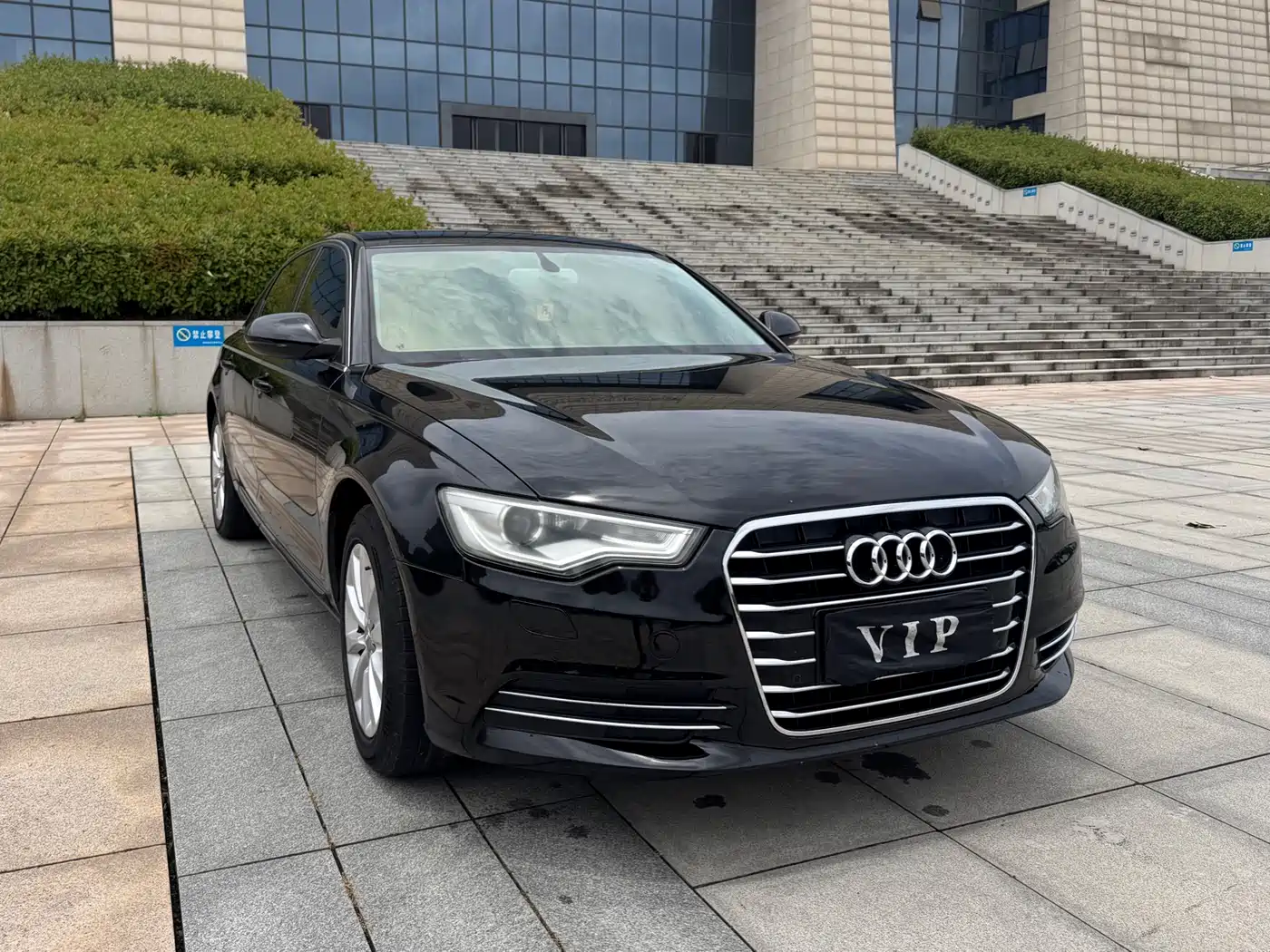 Фото 3 - Audi A6L