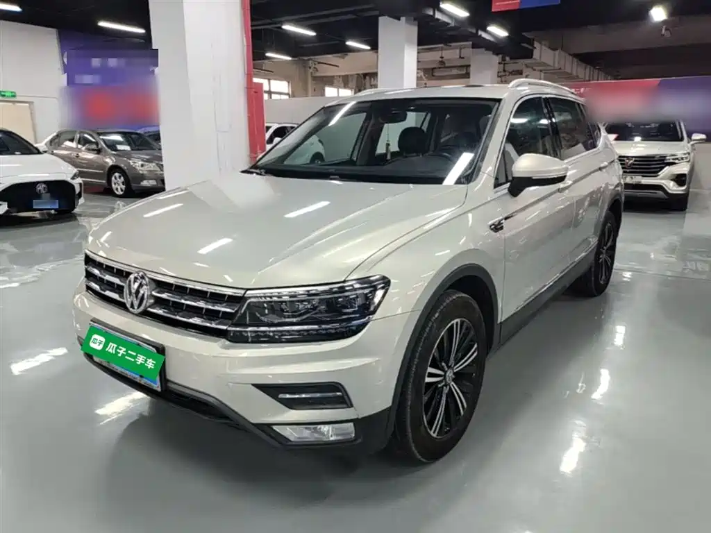 Volkswagen Tiguan L 2017 380TSI Automatic 4WD Luxury Edition фото 2