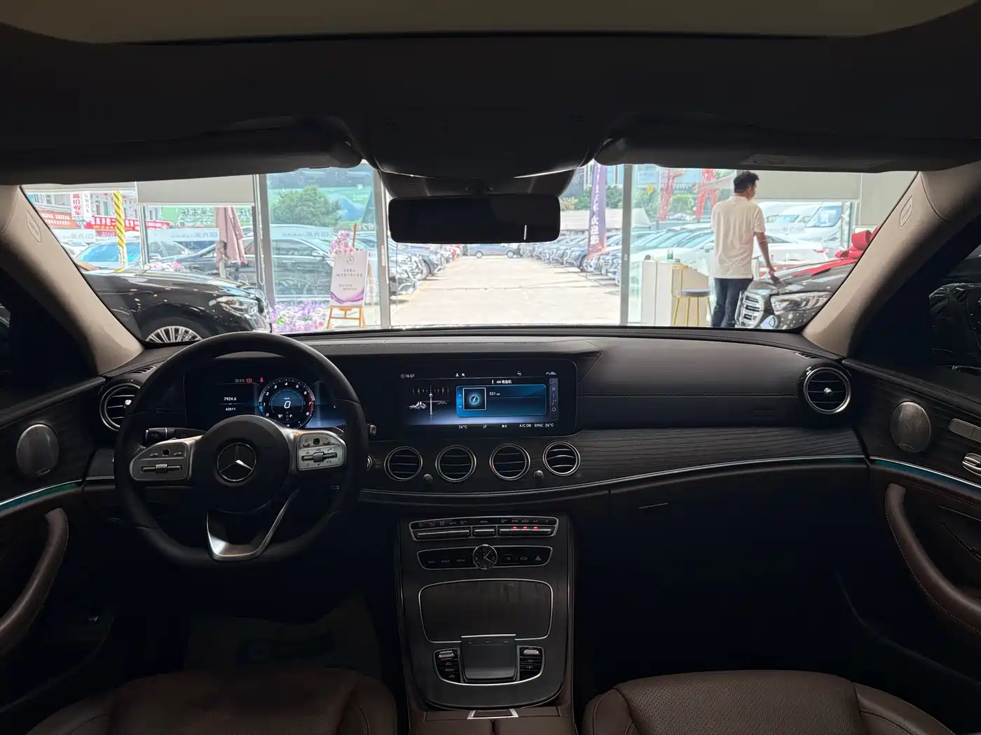 Mercedes-Benz E-Class 2020 Facelift E 300 L Sport Exclusive фото 19