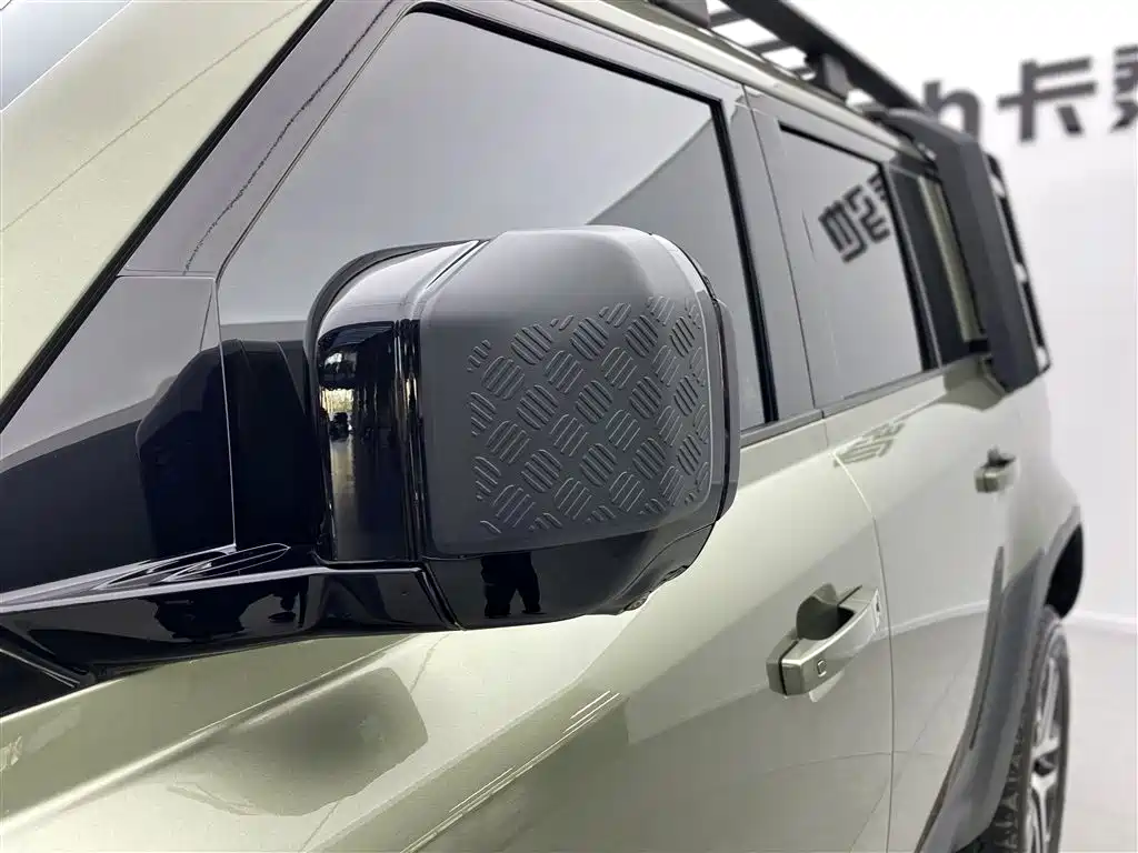 Land Rover Defender 2024 110 3.0T P400 Dark Special Edition фото 28