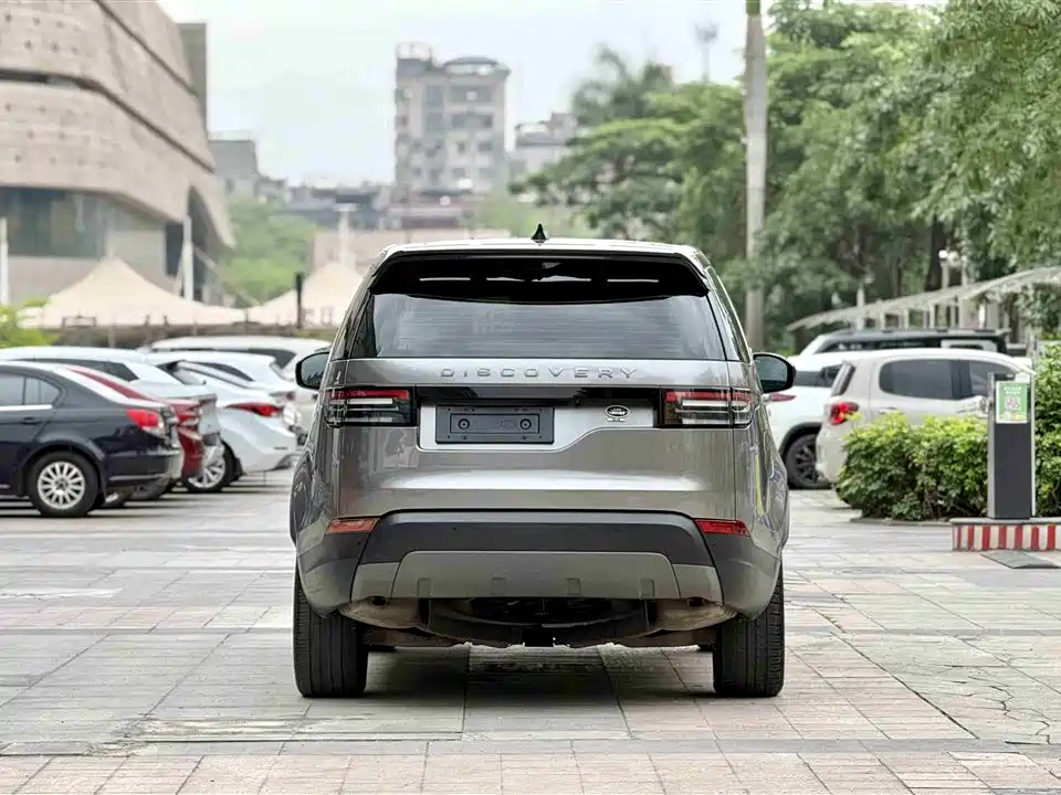 Land Rover Discovery 2017 3.0 SC V6 S фото 4