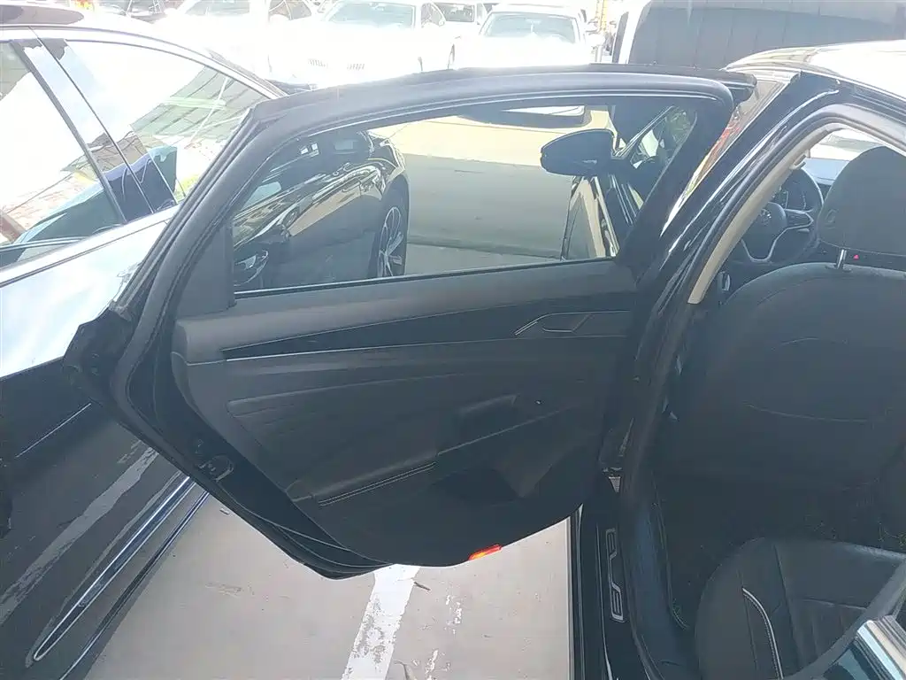 Volkswagen Passat 2023 Facelift 330TSI Elite Edition фото 17