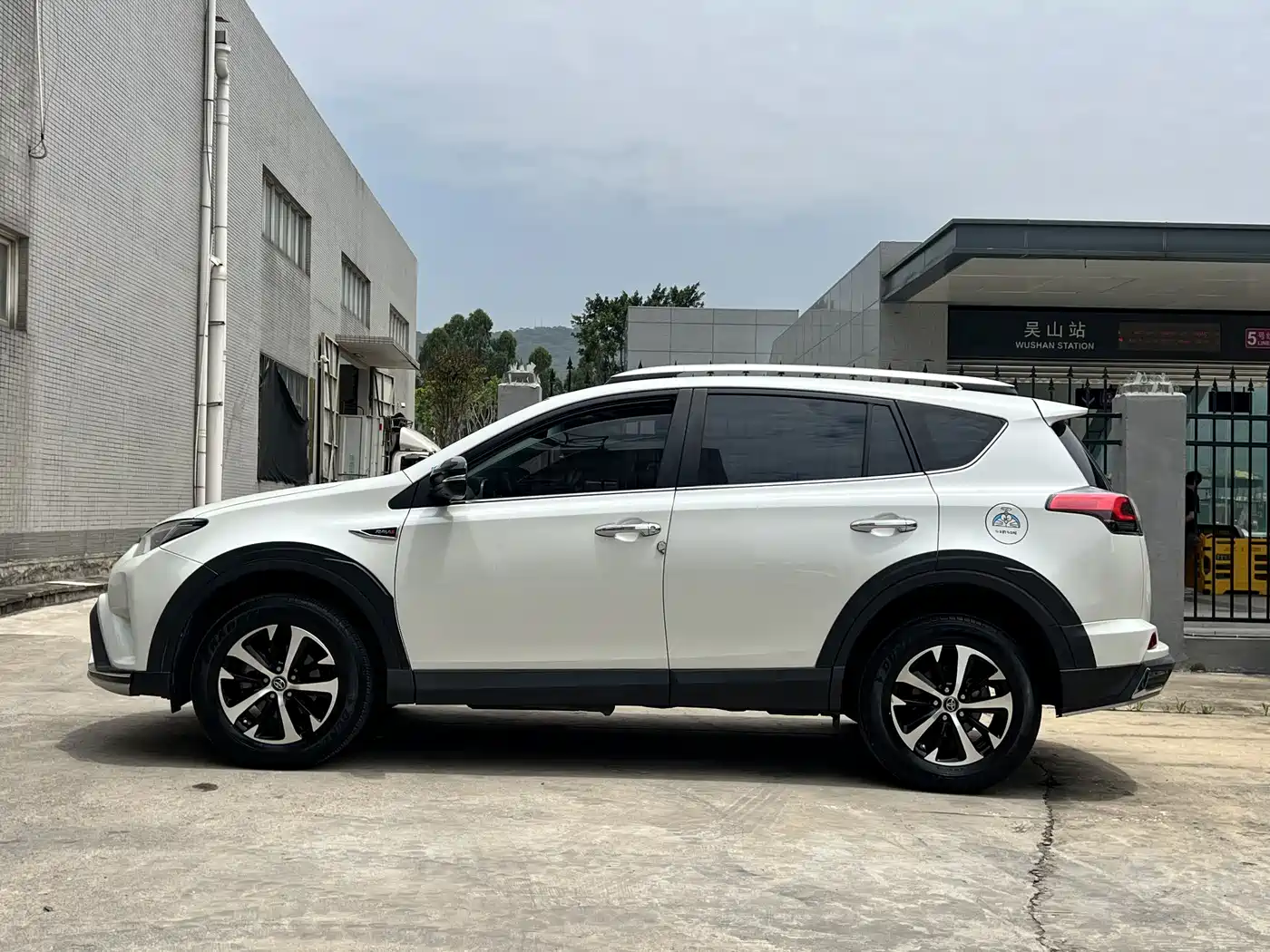 Toyota RAV4 Rongfang 2018 2.0L CVT 2WD Trend X Edition фото 8